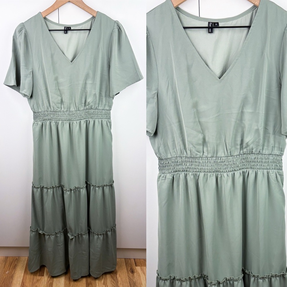 Elegant Green V-Neck Maxi Dress